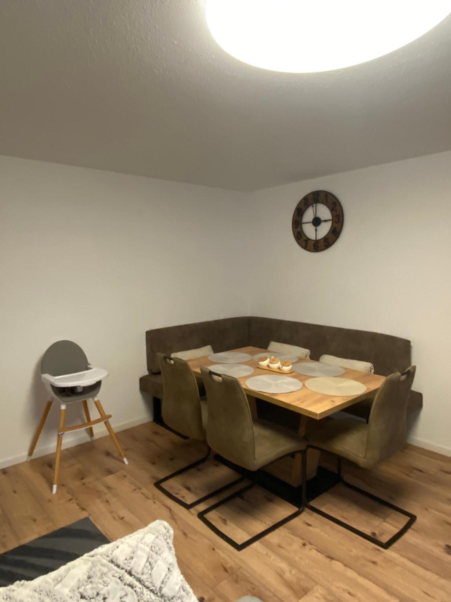 2 Zimmer Ferienunterkunft Gemeinsame Zeit أبينفير المظهر الخارجي الصورة
